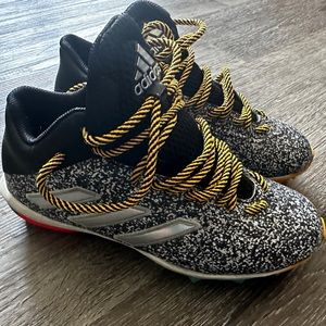 Like new Adidas Youth Boys Colorful Football Cleats size 4